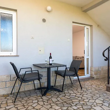 Lovely House Lindi In Apartament *