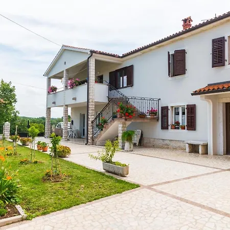 Lovely House Lindi In