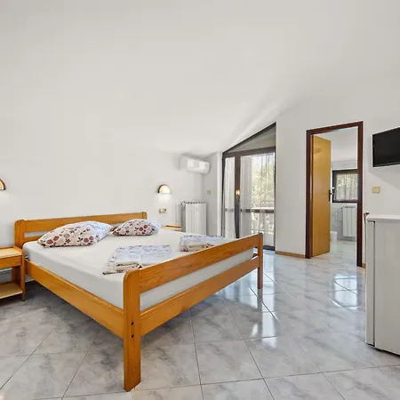 Lovely House Lindi In Porec