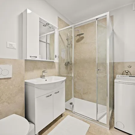 Lovely House Lindi In Appartamento Porec