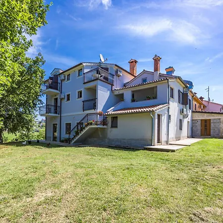 Lovely House Lindi In Porec