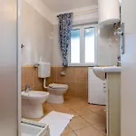Lovely House Lindi In Apartman