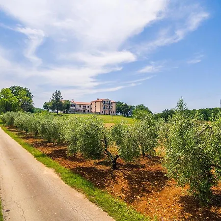 Lovely House Lindi In Apartamento Poreč