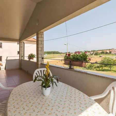 Lovely House Lindi In 波雷奇