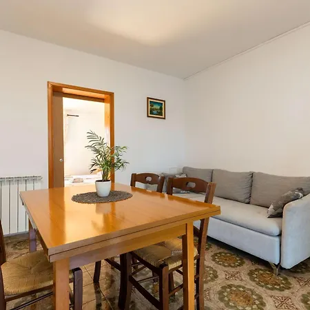 Lovely House Lindi In Apartamento Poreč