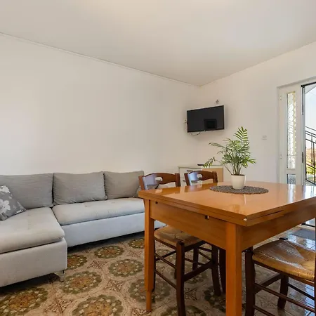 公寓 Lovely House Lindi In 波雷奇