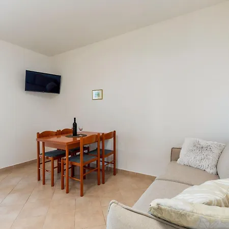 公寓 Lovely House Lindi In 波雷奇