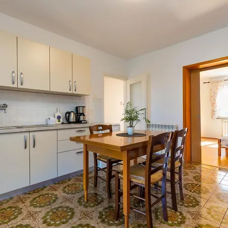 公寓 Lovely House Lindi In